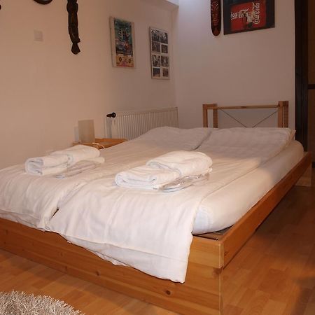 Attic Apartment City Center Prag Exteriör bild